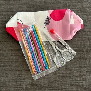 Crochet starter set - hooks, scissors, needles and pouch NEW ready to use/gift